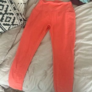 Beyond yoga coral colored leggings